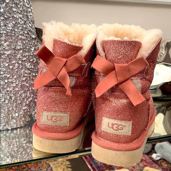 🤑 UGG GLITTER BAILEY BOW